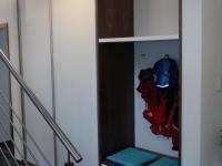 Garderobe in weiß mit Sitzbank